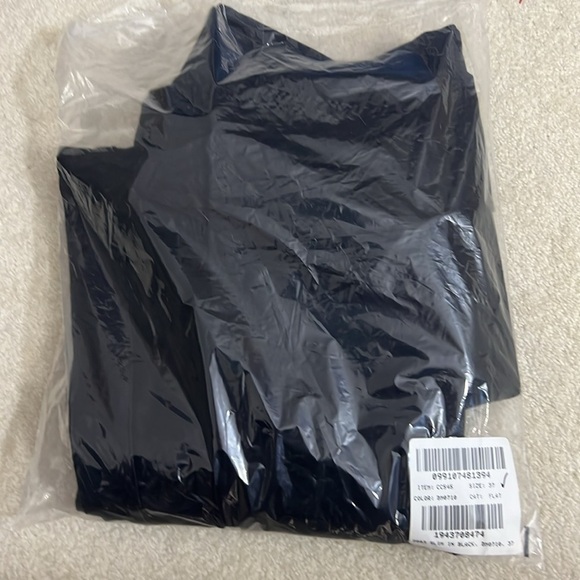 NEW J. Crew Women's Black Slim Classic Mid-Rise Super-Stretch Jeans Size 37 - Picture 9 of 10